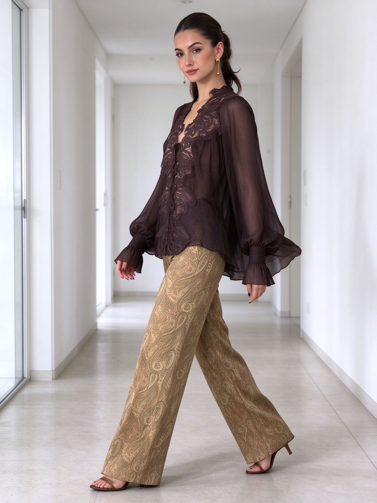 Chiffonblouse van kant met strikdetail